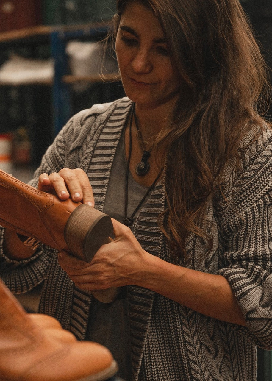 SECRETS TO CARE FOR YOUR LEATHER SHOES